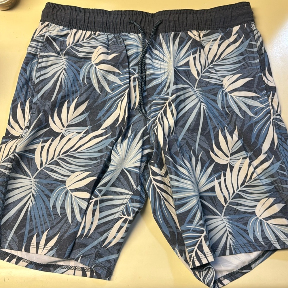 Hang Ten men’s swim trunks Large